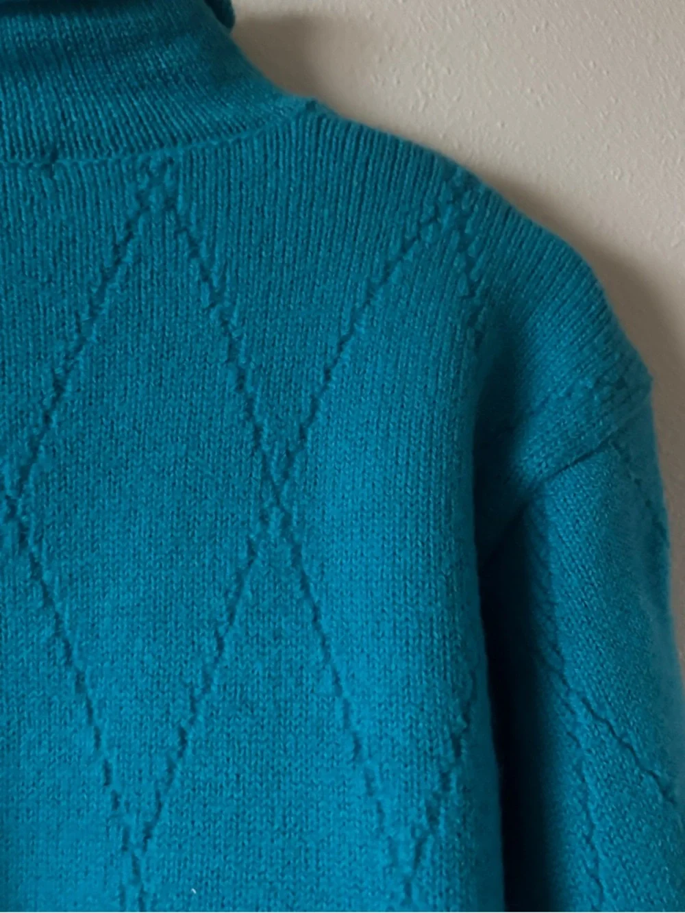 Vintage J Crew Blue Roll Neck Wool Sweater Diamond Print Size large